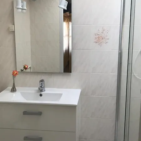 Ma Maison Jaune -